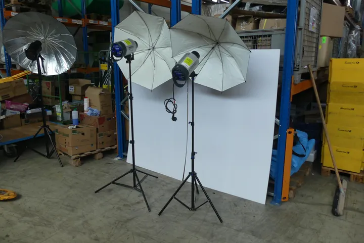 Hensel Studioblitzset mit Stativen und Schirmen Modell: Integra 250 Plus, Expert Pro 250 Plus